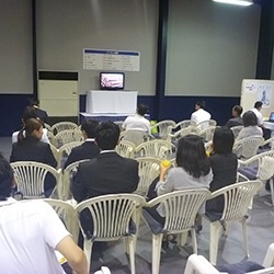 県立産業技術専門学院の学校案内ブース